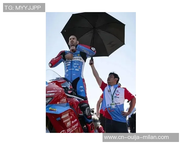 朋友：皮克福德喜爱看咱们摩托越野车队练习，他还给咱们赞助